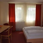Heike Garni 3*
