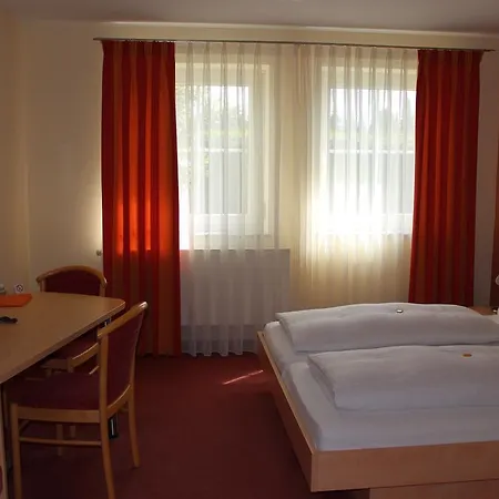 Heike Garni 3*